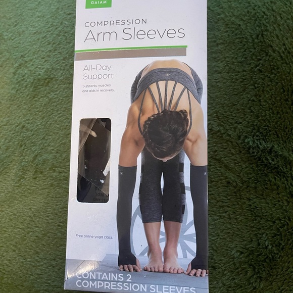 Compression Arm Sleeves - Picture 3 of 3